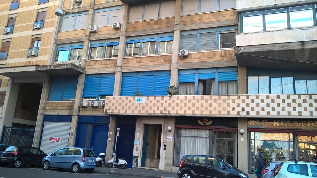 A "Casa Inn-Centro" Monolocale Катания Экстерьер фото