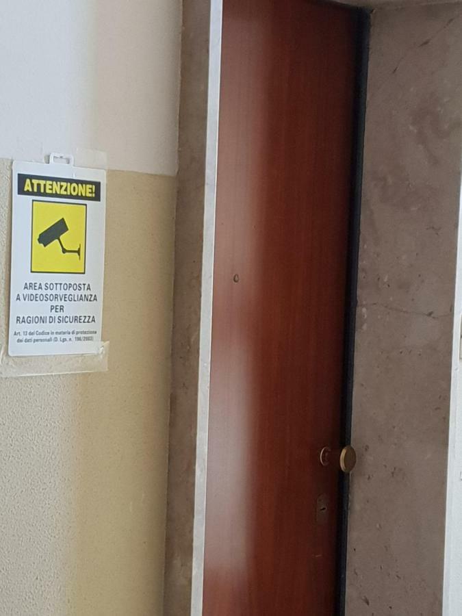 A "Casa Inn-Centro" Monolocale Катания Экстерьер фото