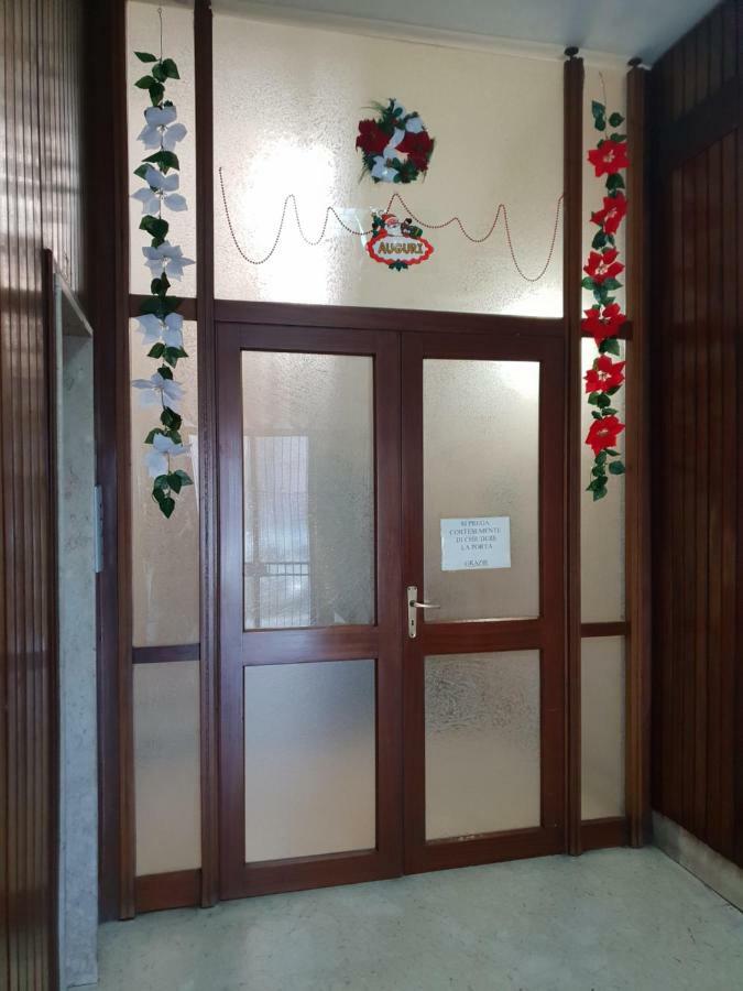 A "Casa Inn-Centro" Monolocale Катания Экстерьер фото