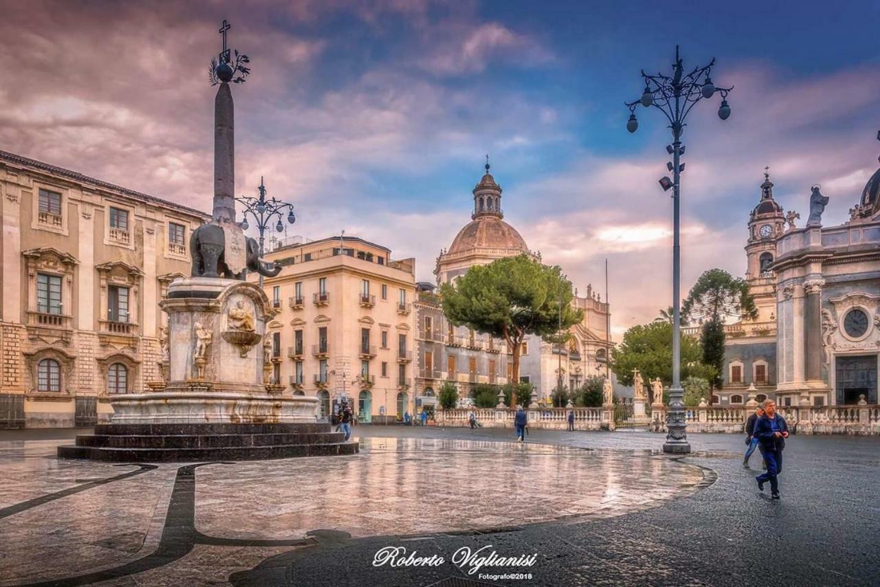 A "Casa Inn-Centro" Monolocale Катания Экстерьер фото