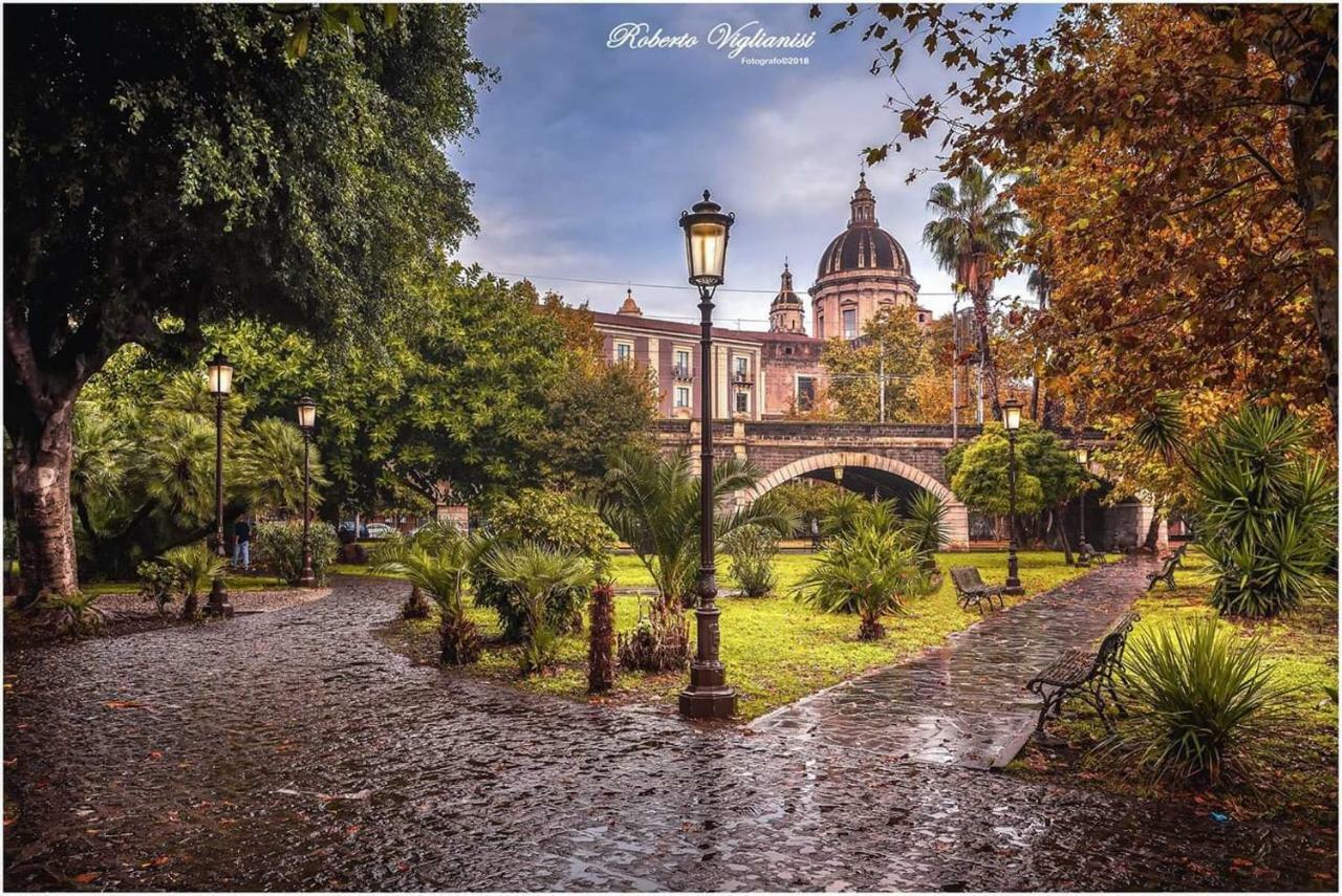 A "Casa Inn-Centro" Monolocale Катания Экстерьер фото